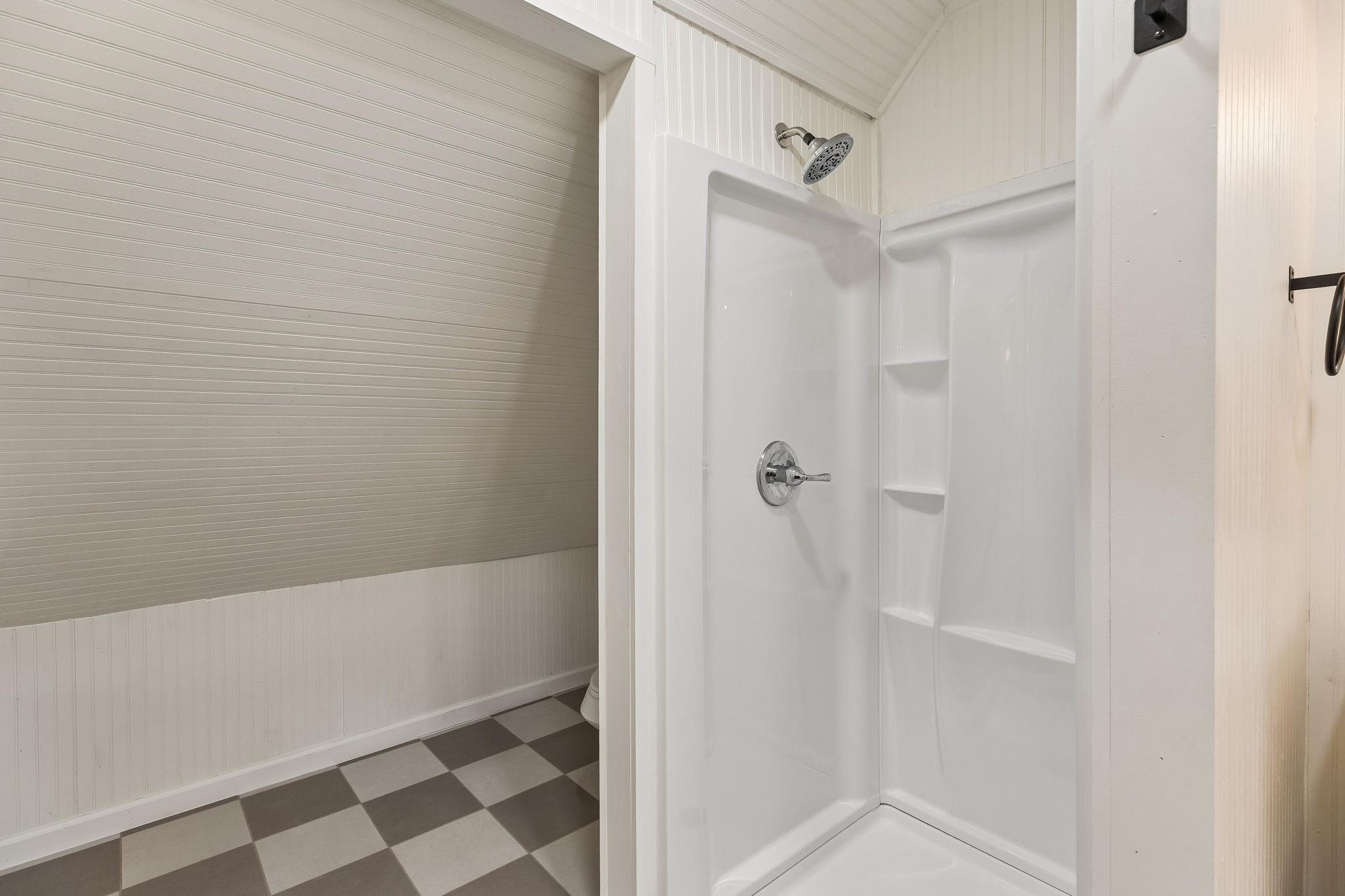 1015 W Clark St Property Photo 24