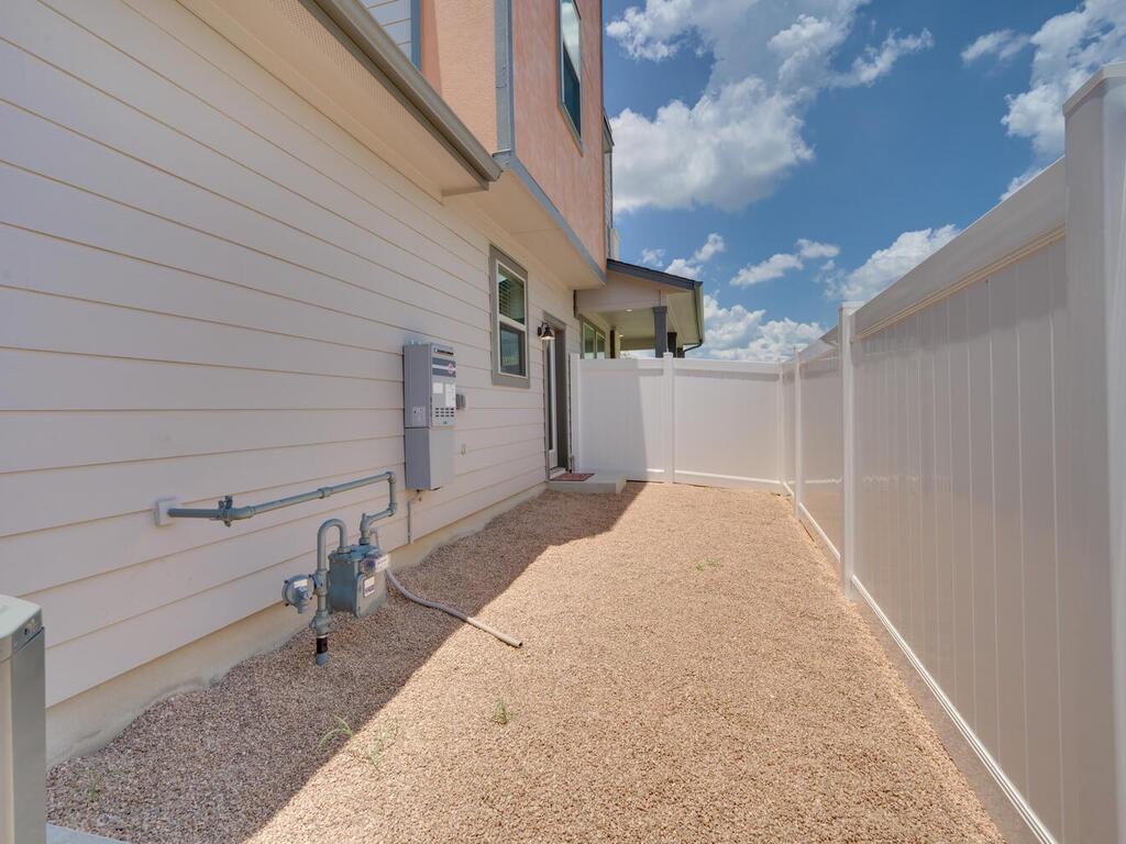7700 Dylan Dr 26 Property Photo 25