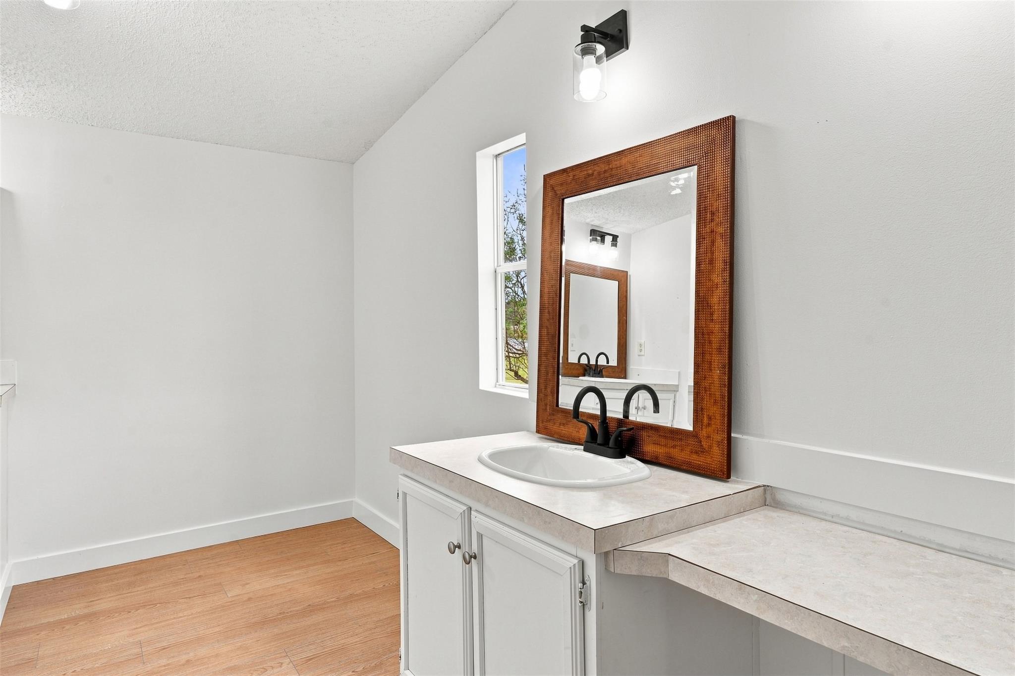 1151 Heidenreich Ln Property Photo 22
