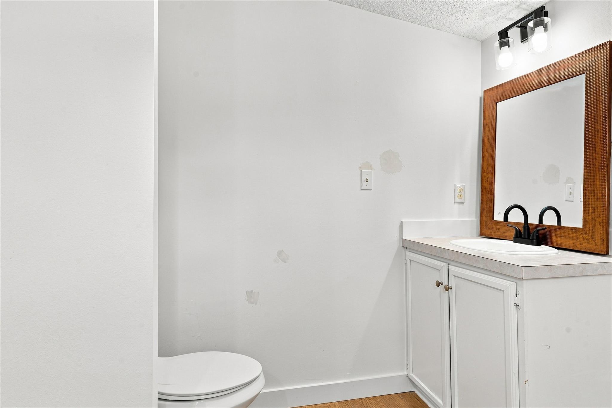 1151 Heidenreich Ln Property Photo 24