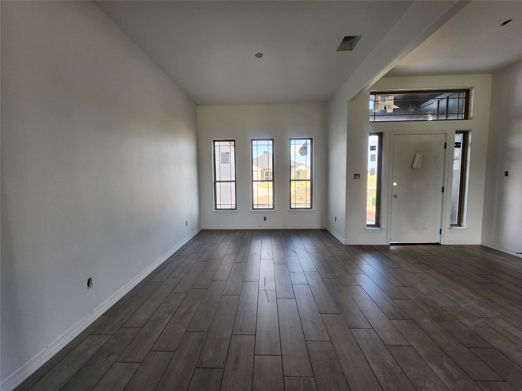 701 Golden Eagle Dr Property Photo 3