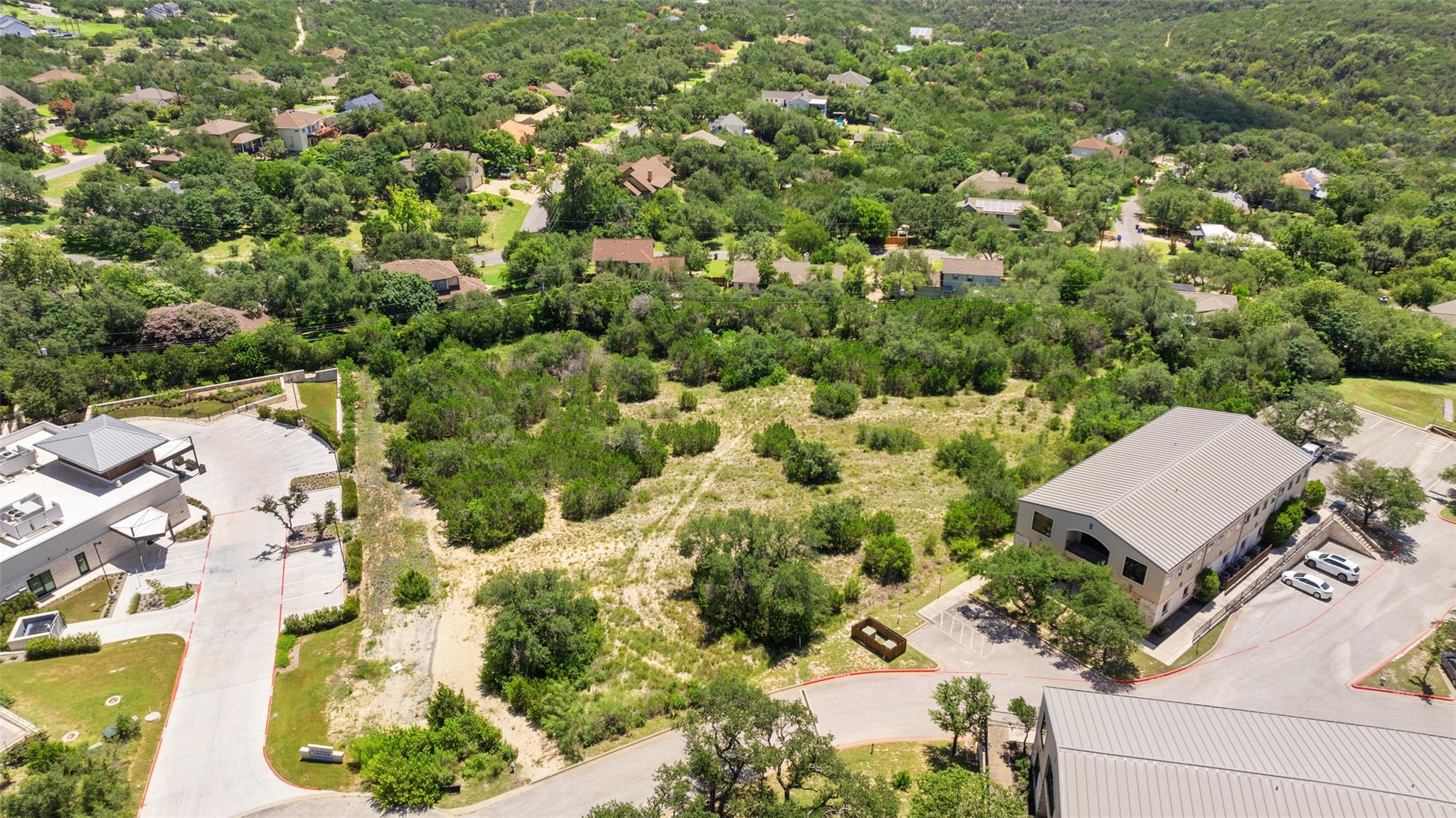 8 Lakeway Centre Ct Property Photo 3
