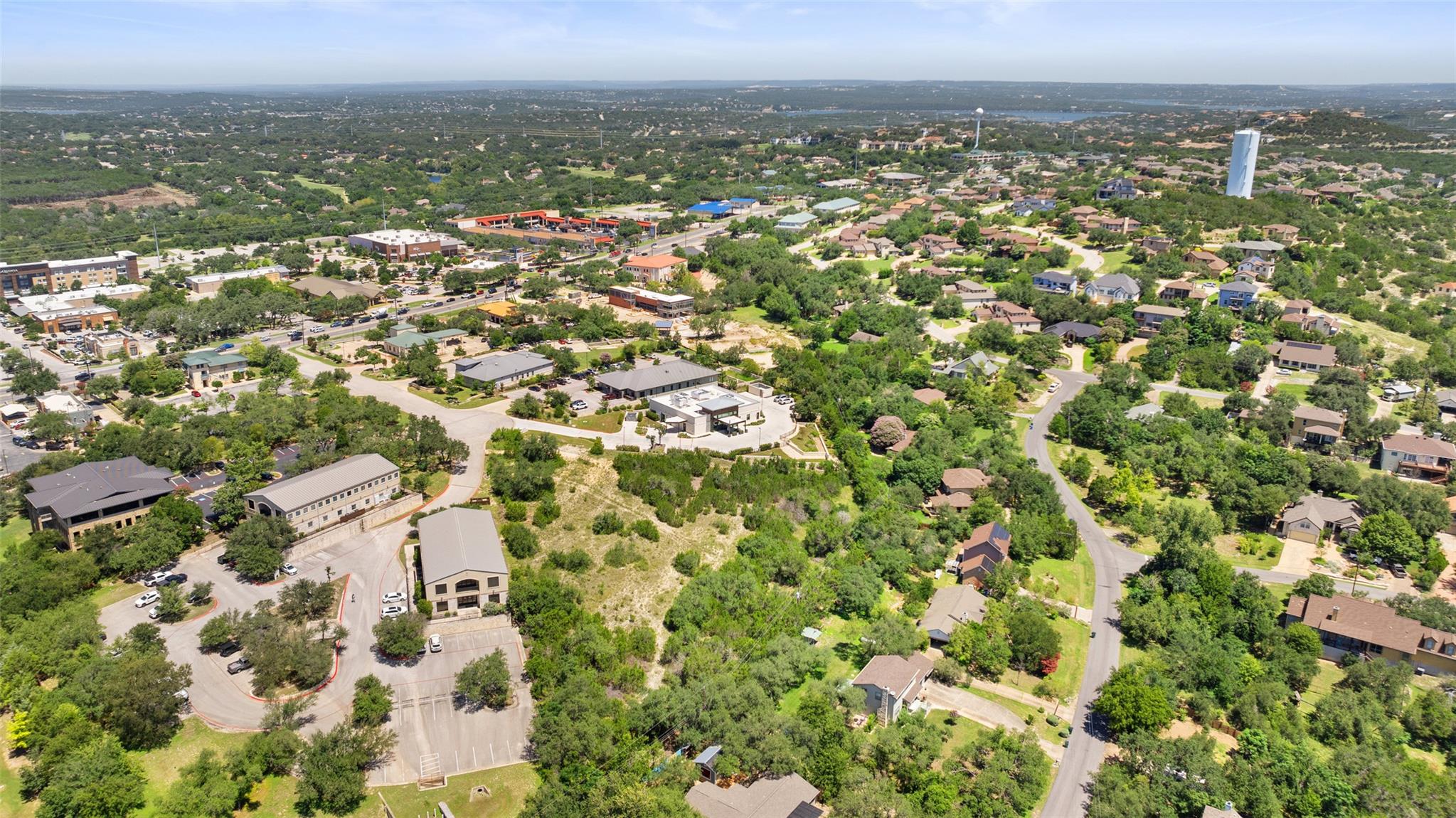 8 Lakeway Centre Ct Property Photo 4