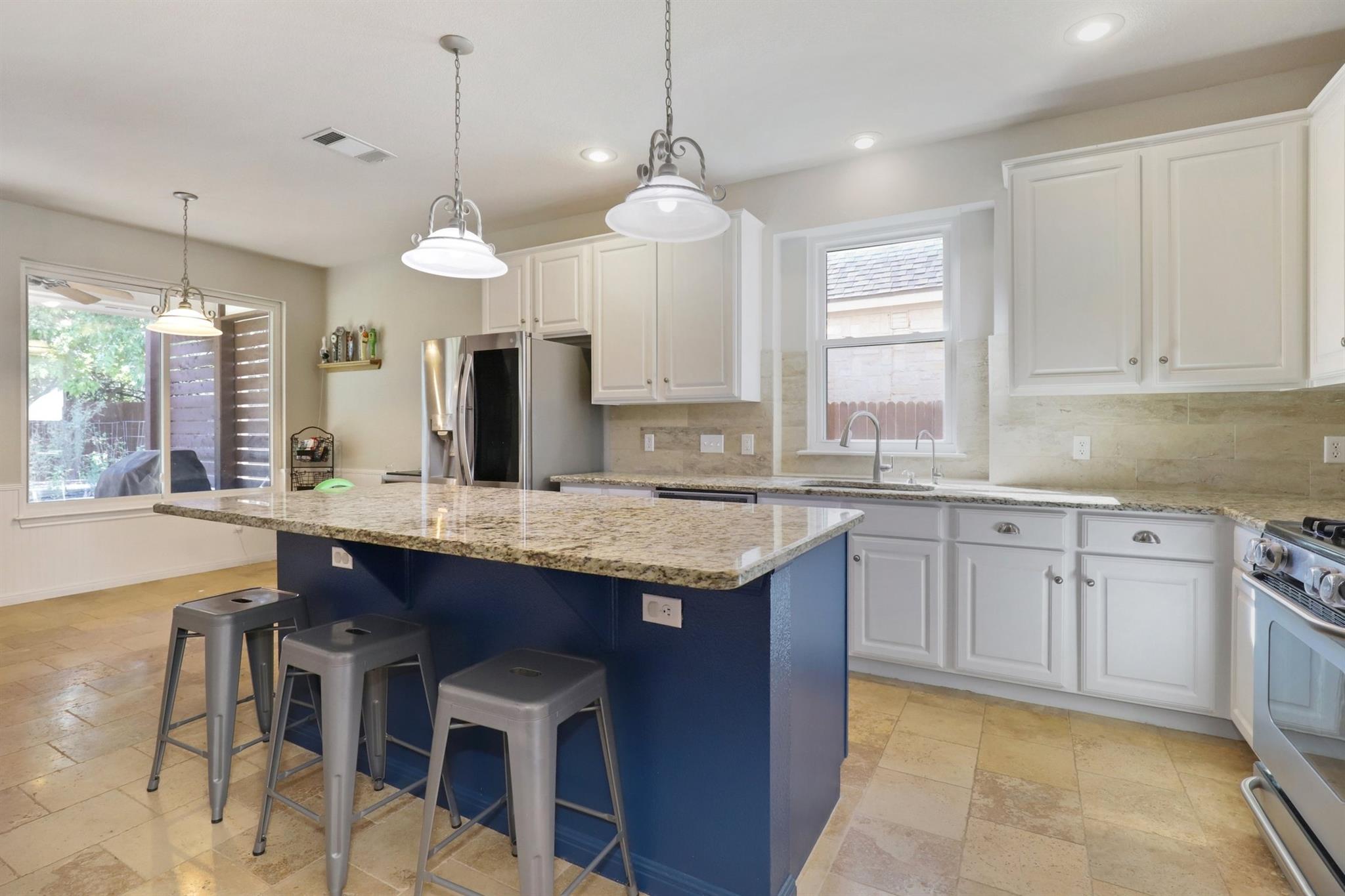 18121 Whitewater Cv Property Photo 5