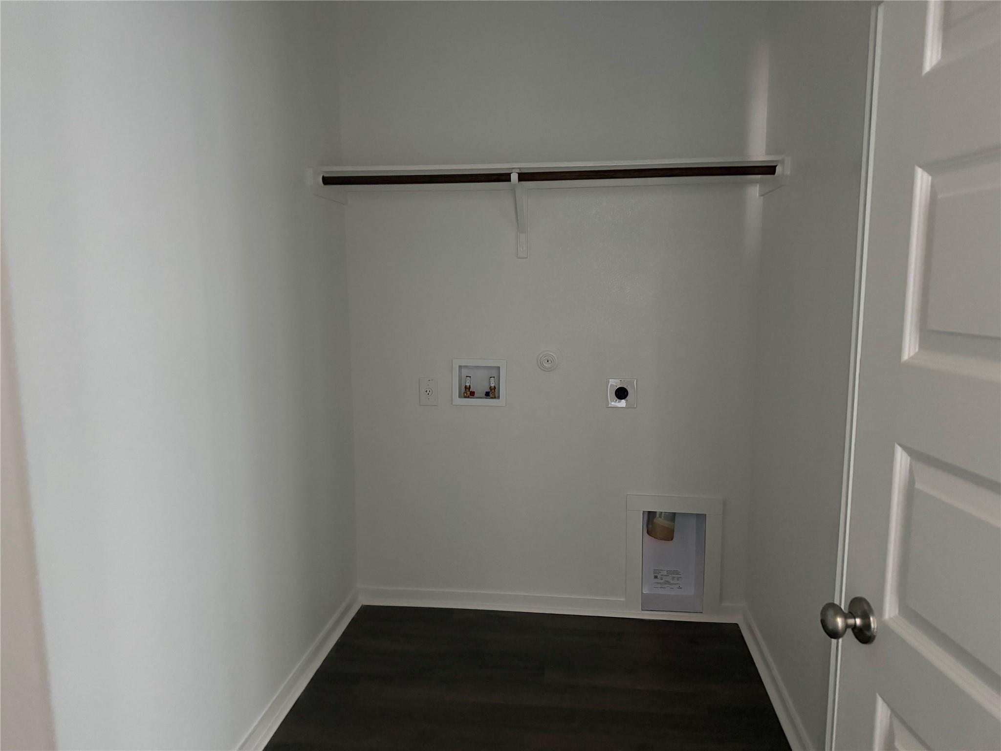 404 Veneta Ln Property Photo 37