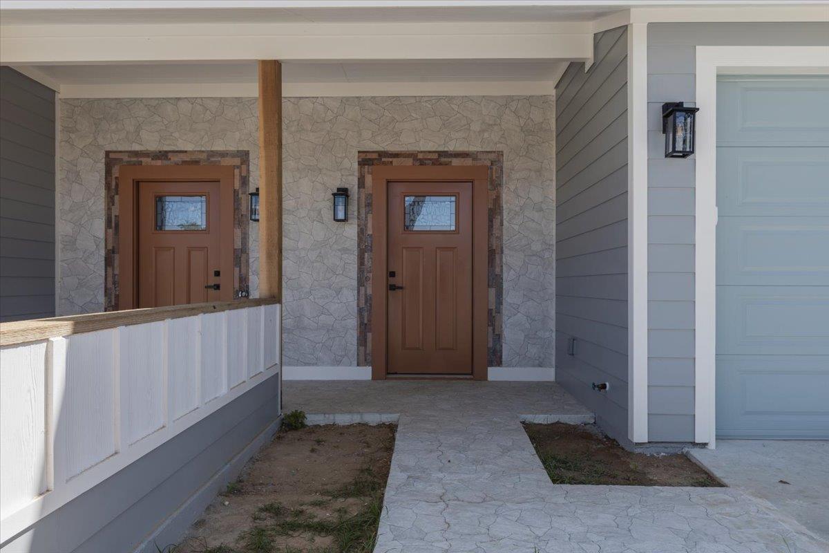 1409 Emile St #b Property Photo 3