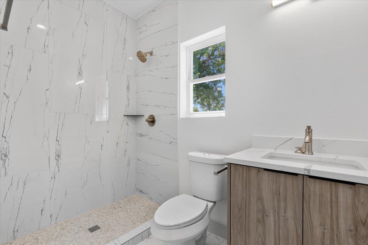 1409 Emile St #b Property Photo 15