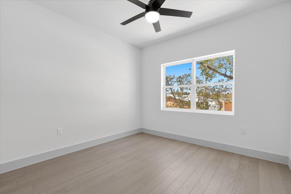 1409 Emile St #b Property Photo 16