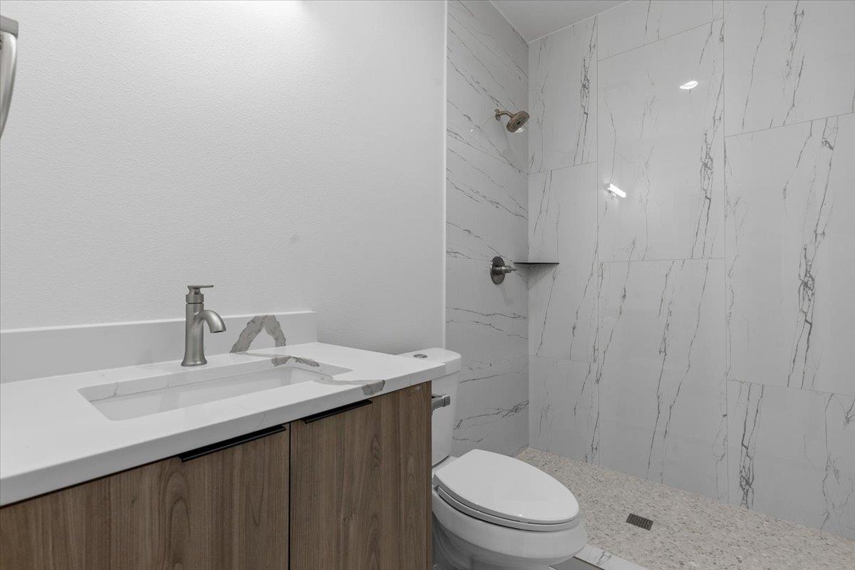 1409 Emile St #b Property Photo 17