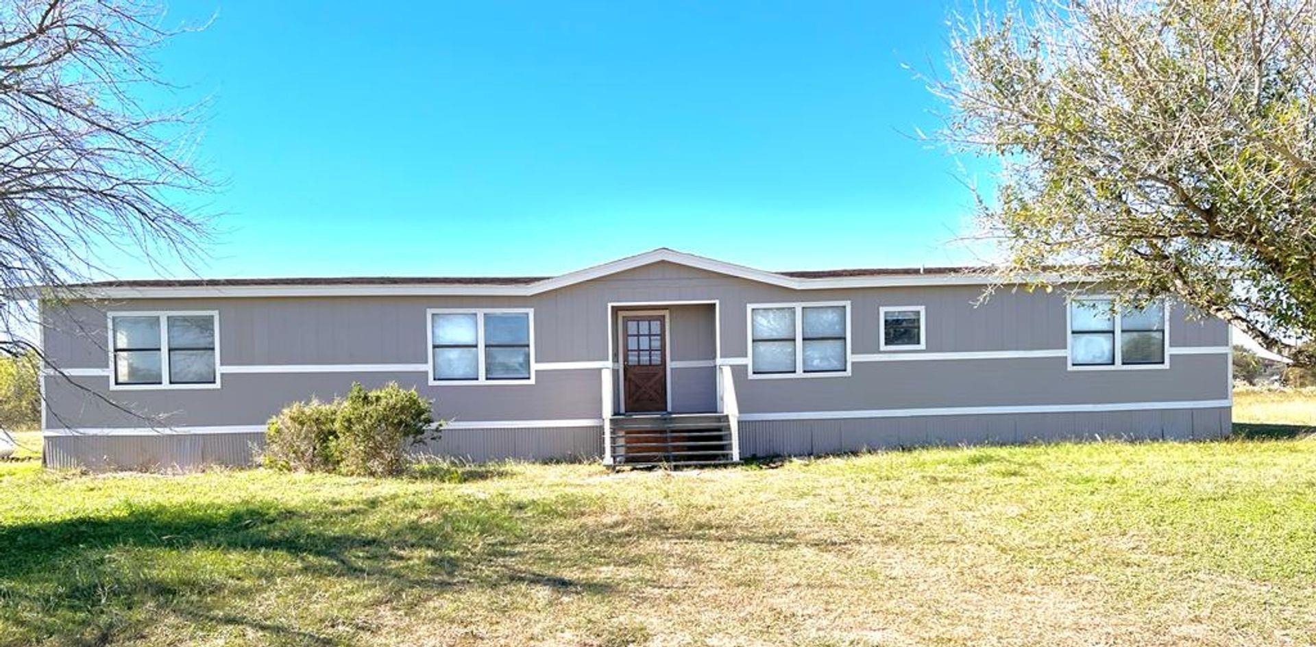 18425 Blake Manor Rd Property Photo 2