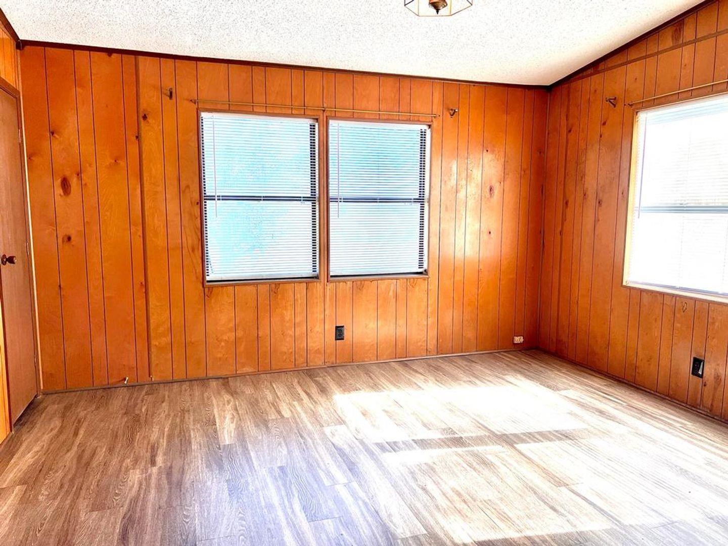 18425 Blake Manor Rd Property Photo 4