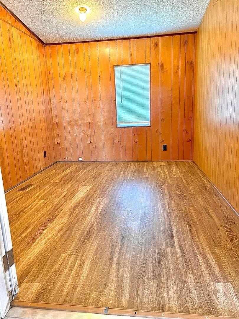 18425 Blake Manor Rd Property Photo 10