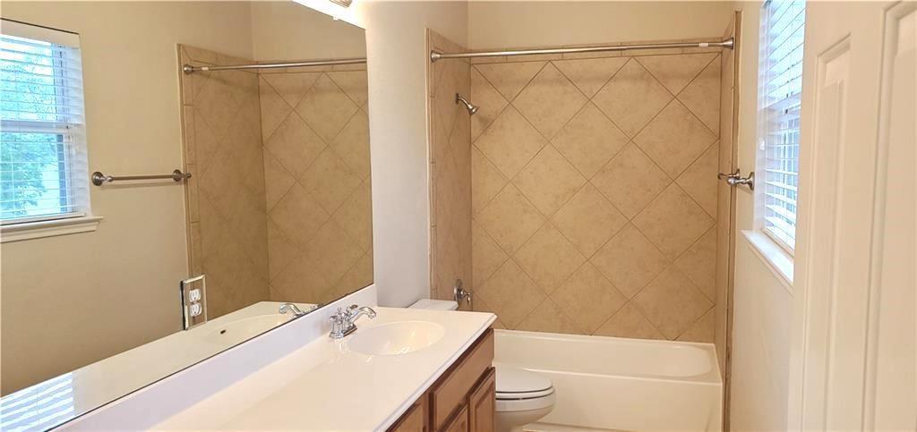 1176 Bedford St #a Property Photo 14