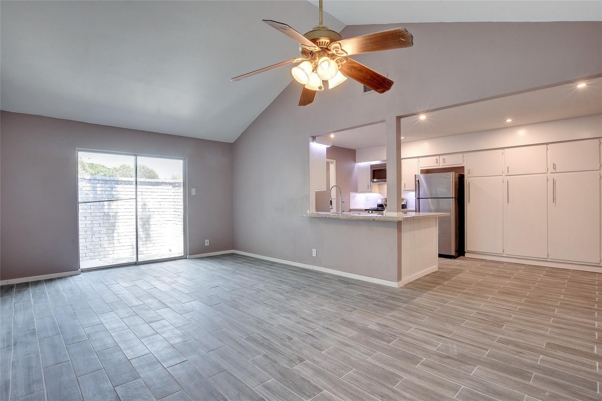 1301 Thornridge Rd B Property Photo 1