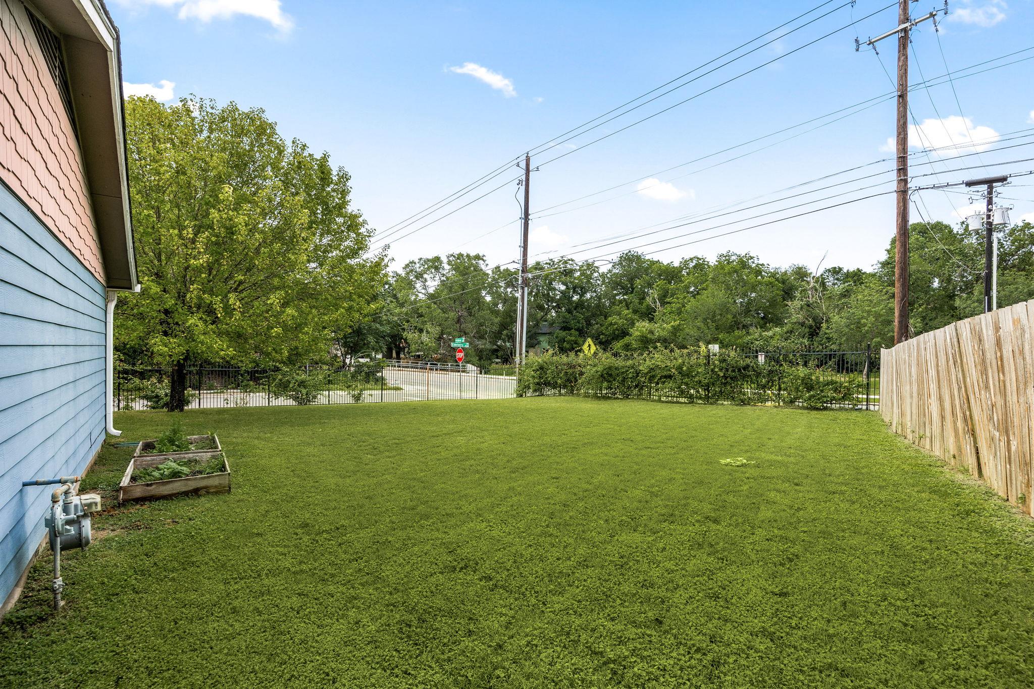 7802 Elderberry Dr Property Photo 29