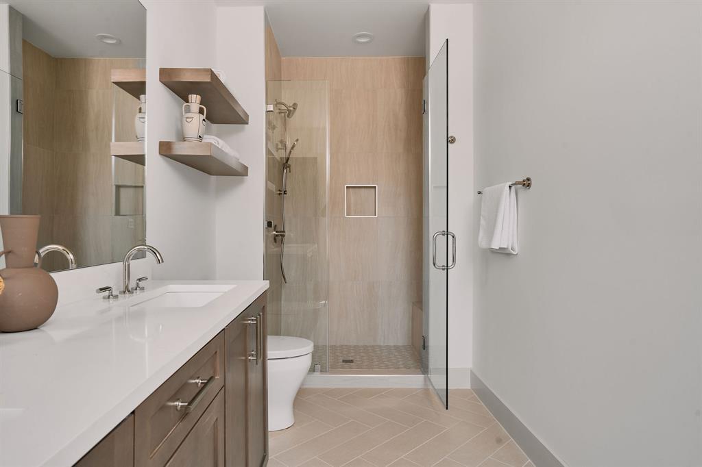 2209 Woodland Ave #401 Property Photo 15