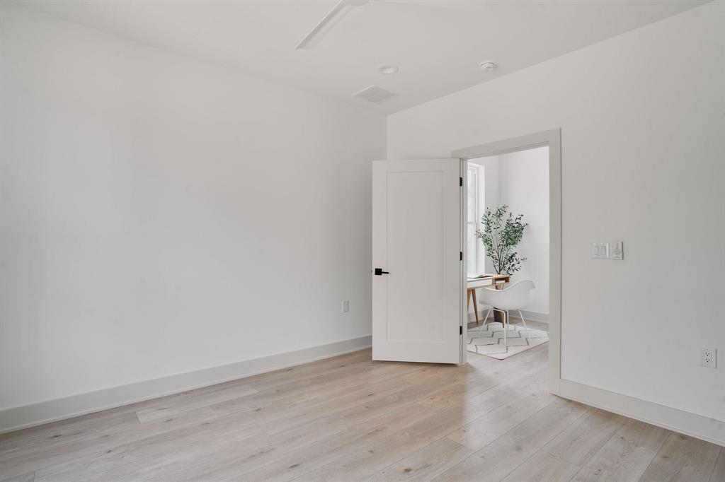 2209 Woodland Ave #401 Property Photo 17