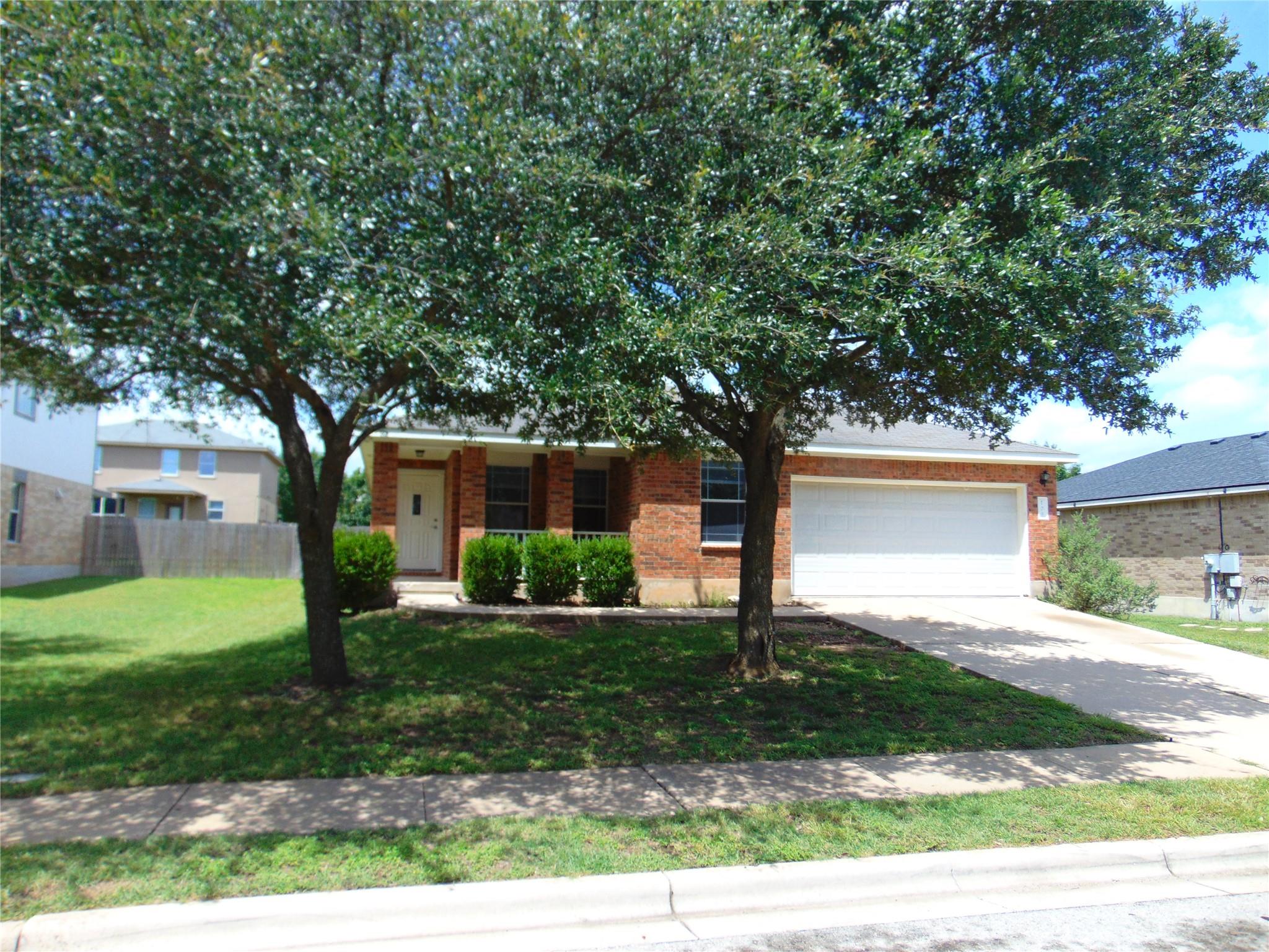 109 Woodley Rd Property Photo 1