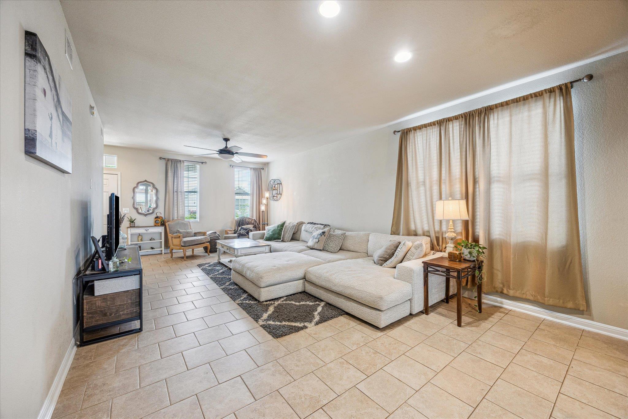 321 Newberry Trl Property Photo 3