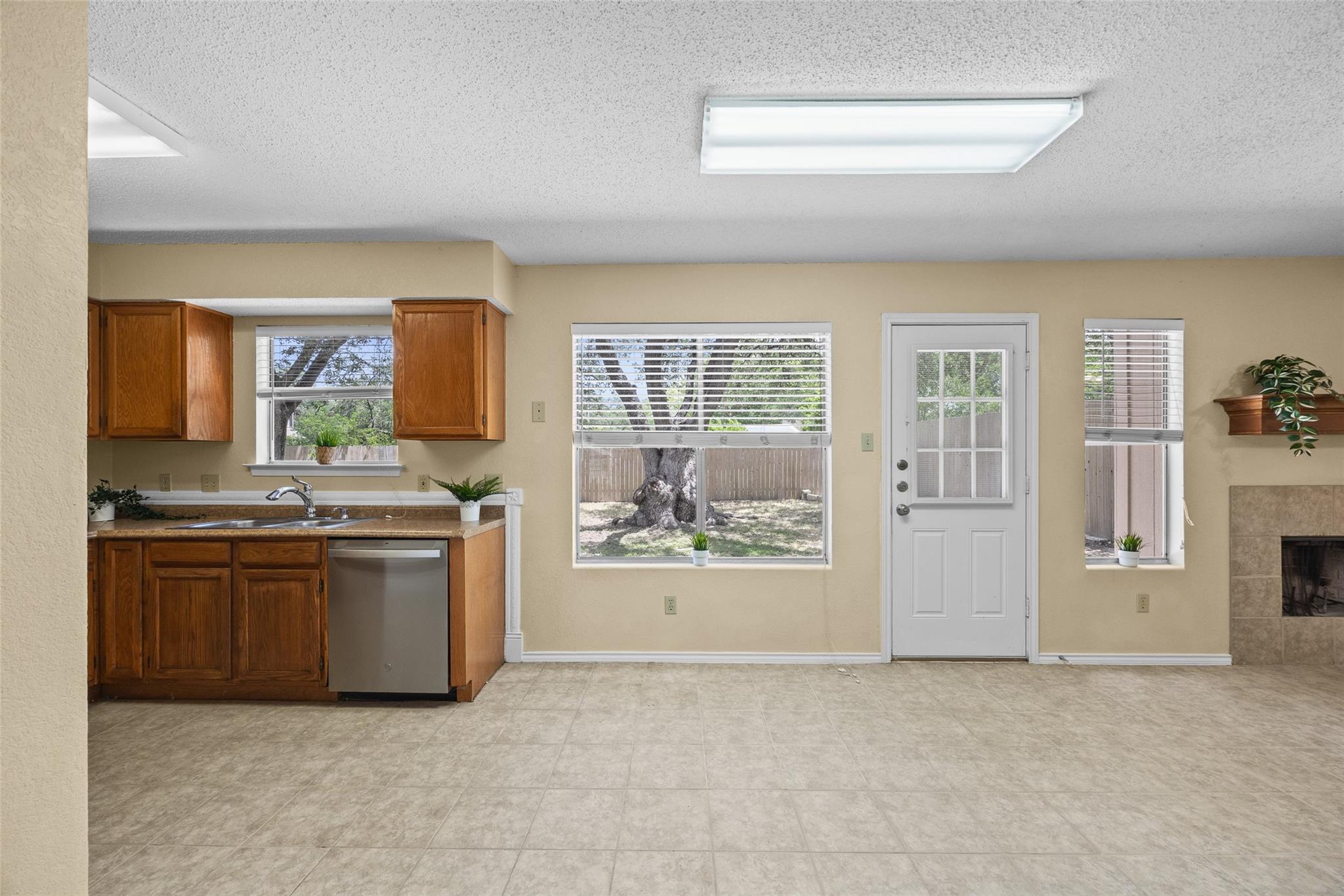 3200 Blazing Star Trl Property Photo 13