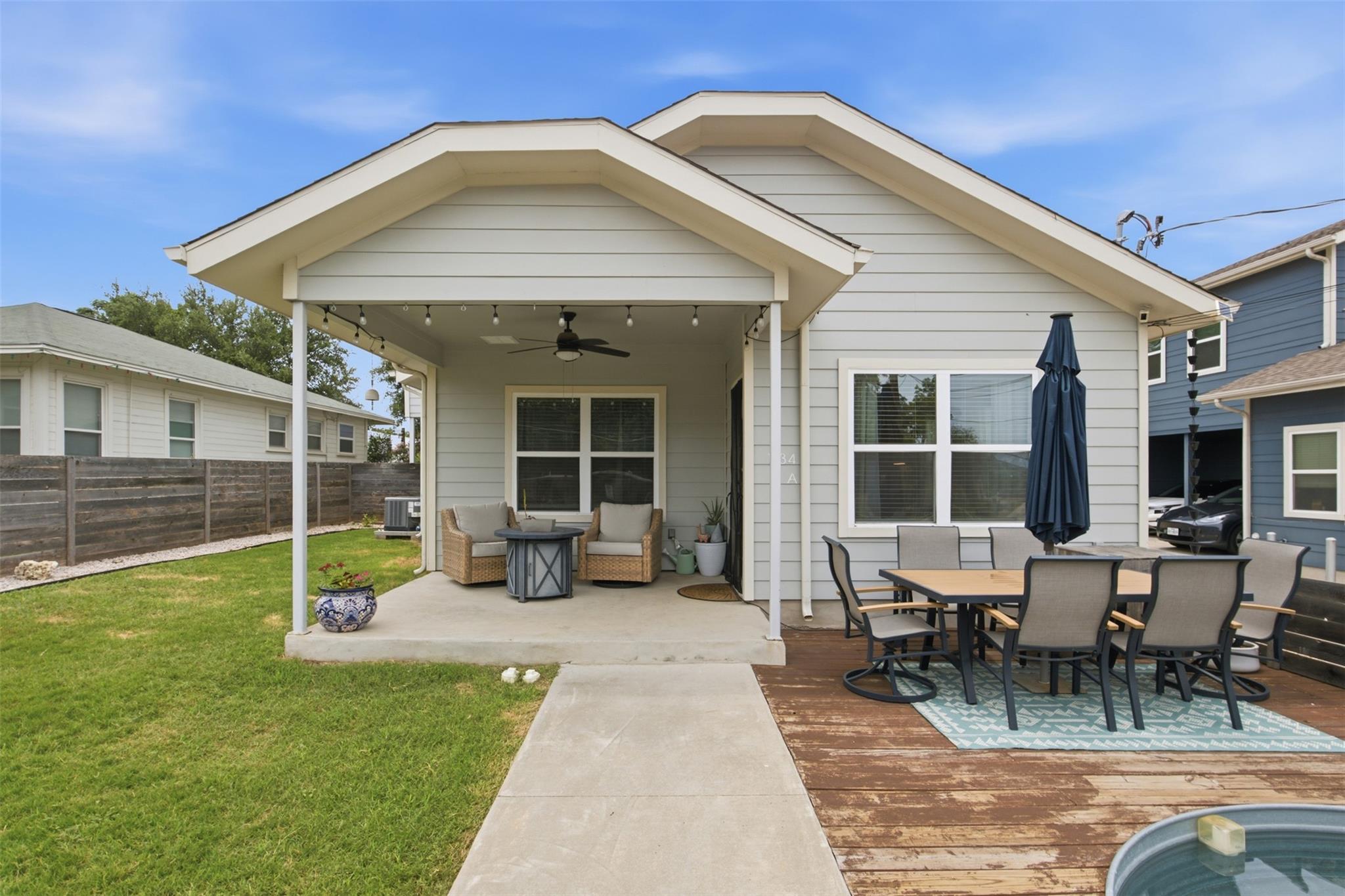 1134 Chicon St #a Property Photo 1