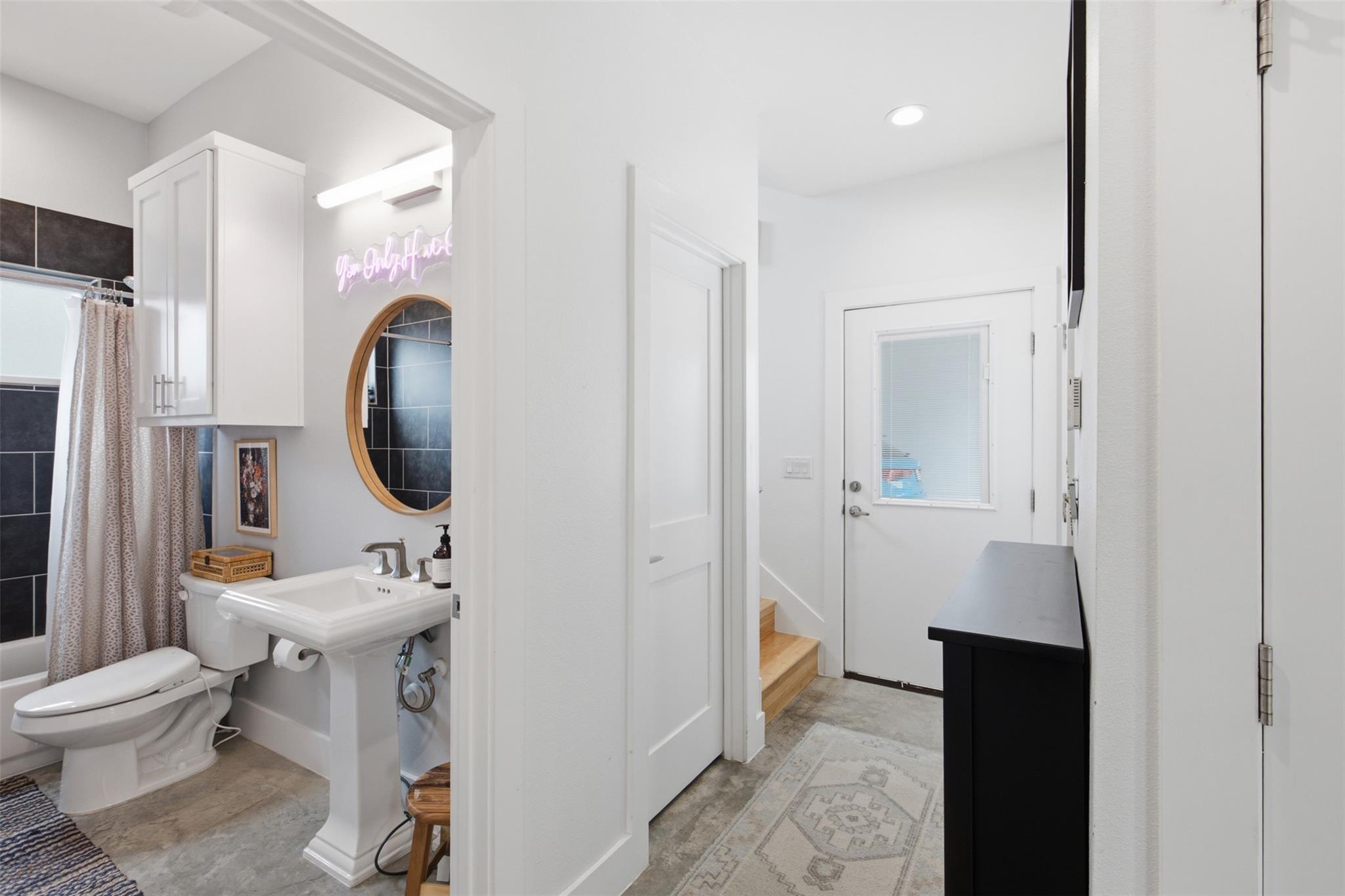 1134 Chicon St #a Property Photo 19