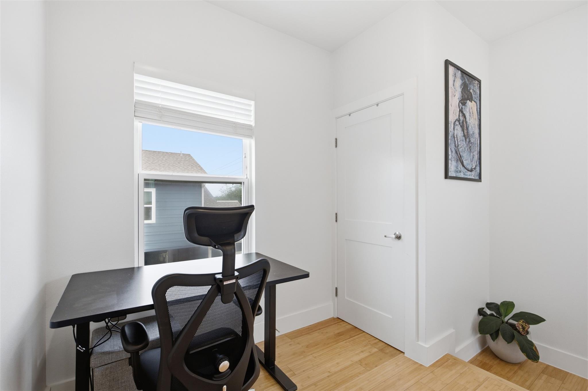 1134 Chicon St #a Property Photo 22