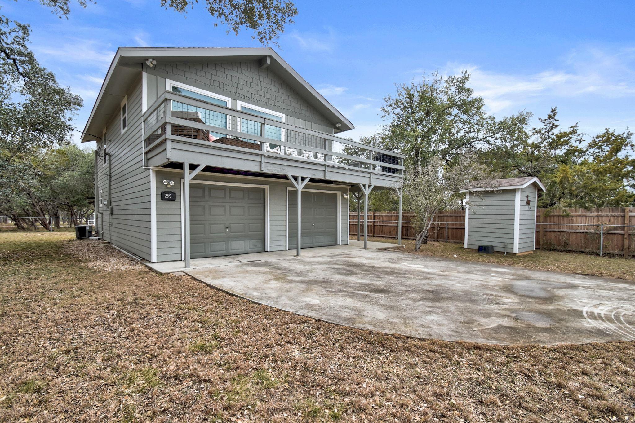 2591 Lakeshore Dr Property Photo 2