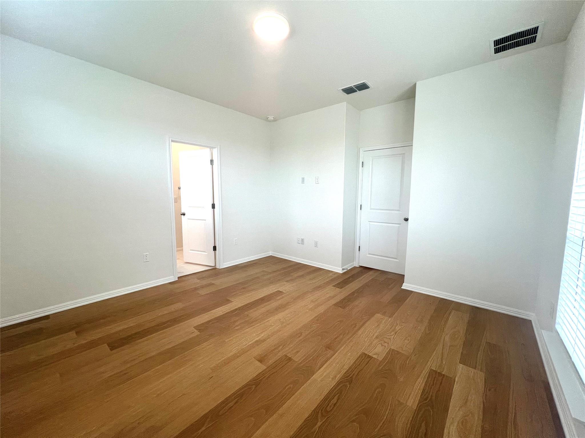 310 Young St Property Photo 6
