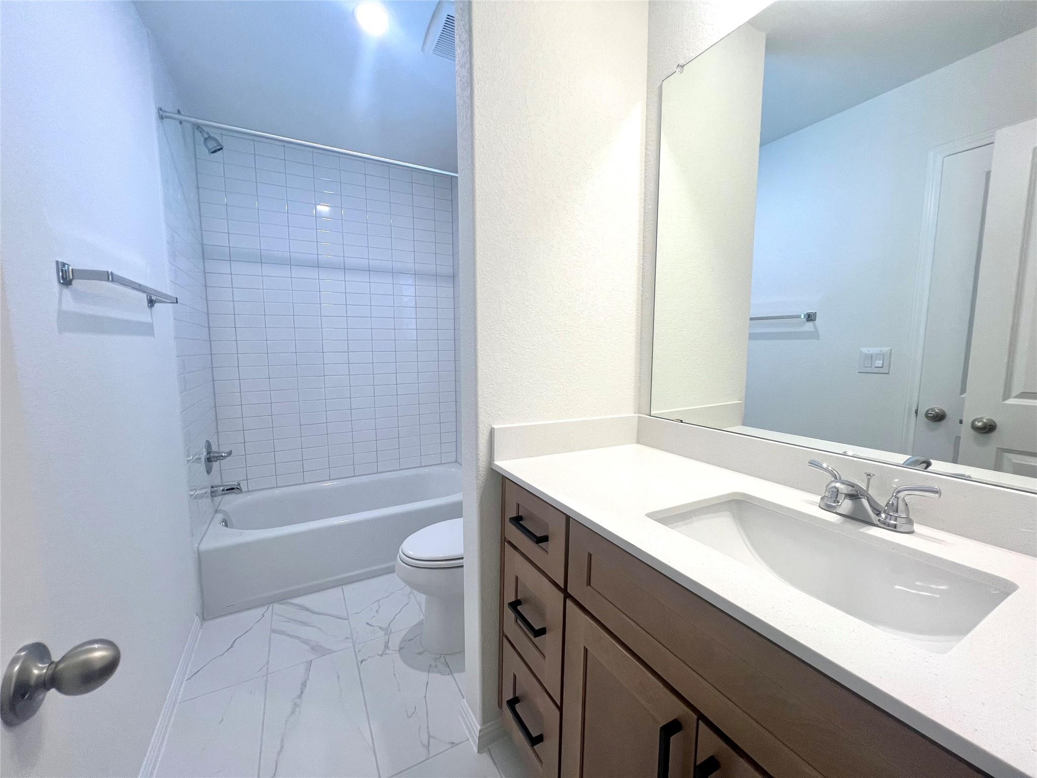 310 Young St Property Photo 15