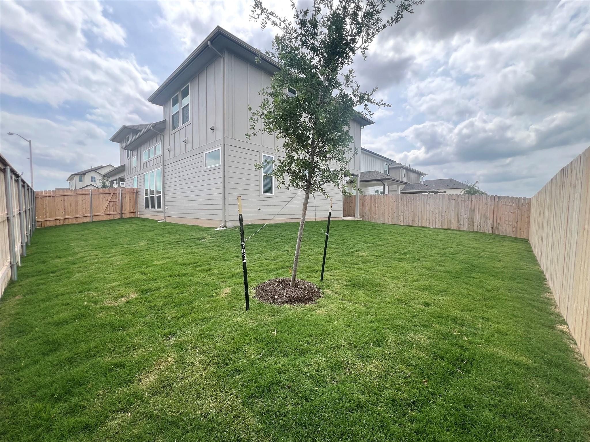 310 Young St Property Photo 17