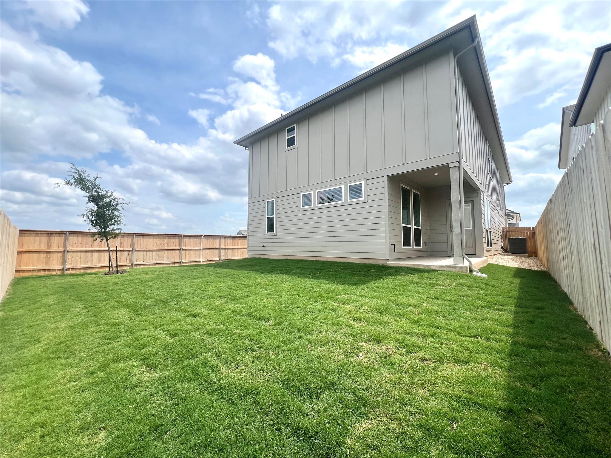 310 Young St Property Photo 18