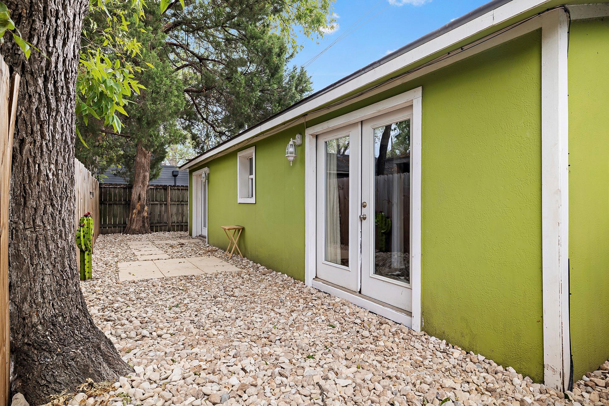 75 Pedernales St Property Photo 16