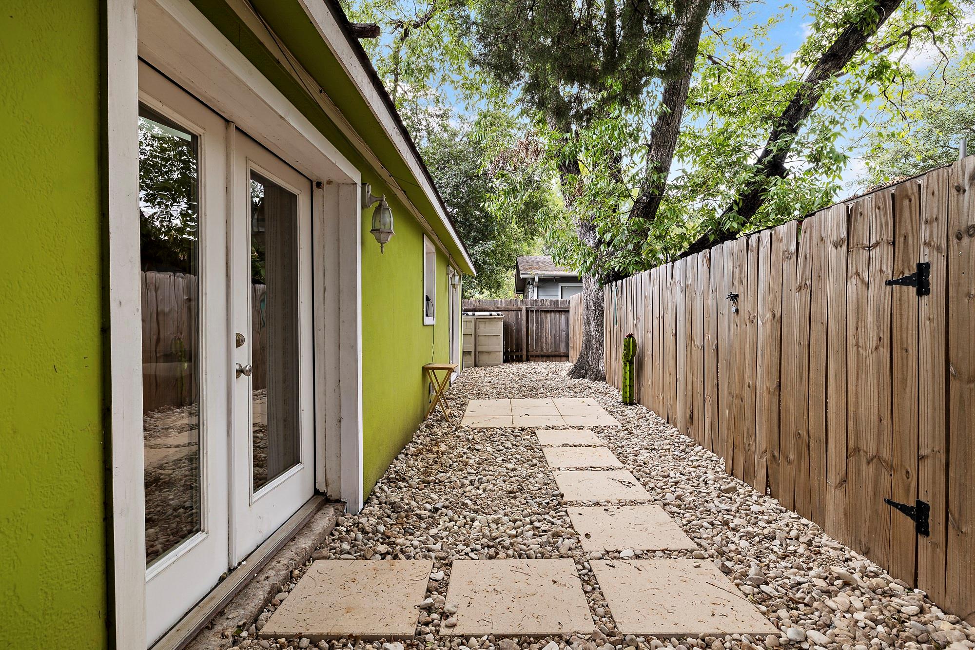 75 Pedernales St Property Photo 18