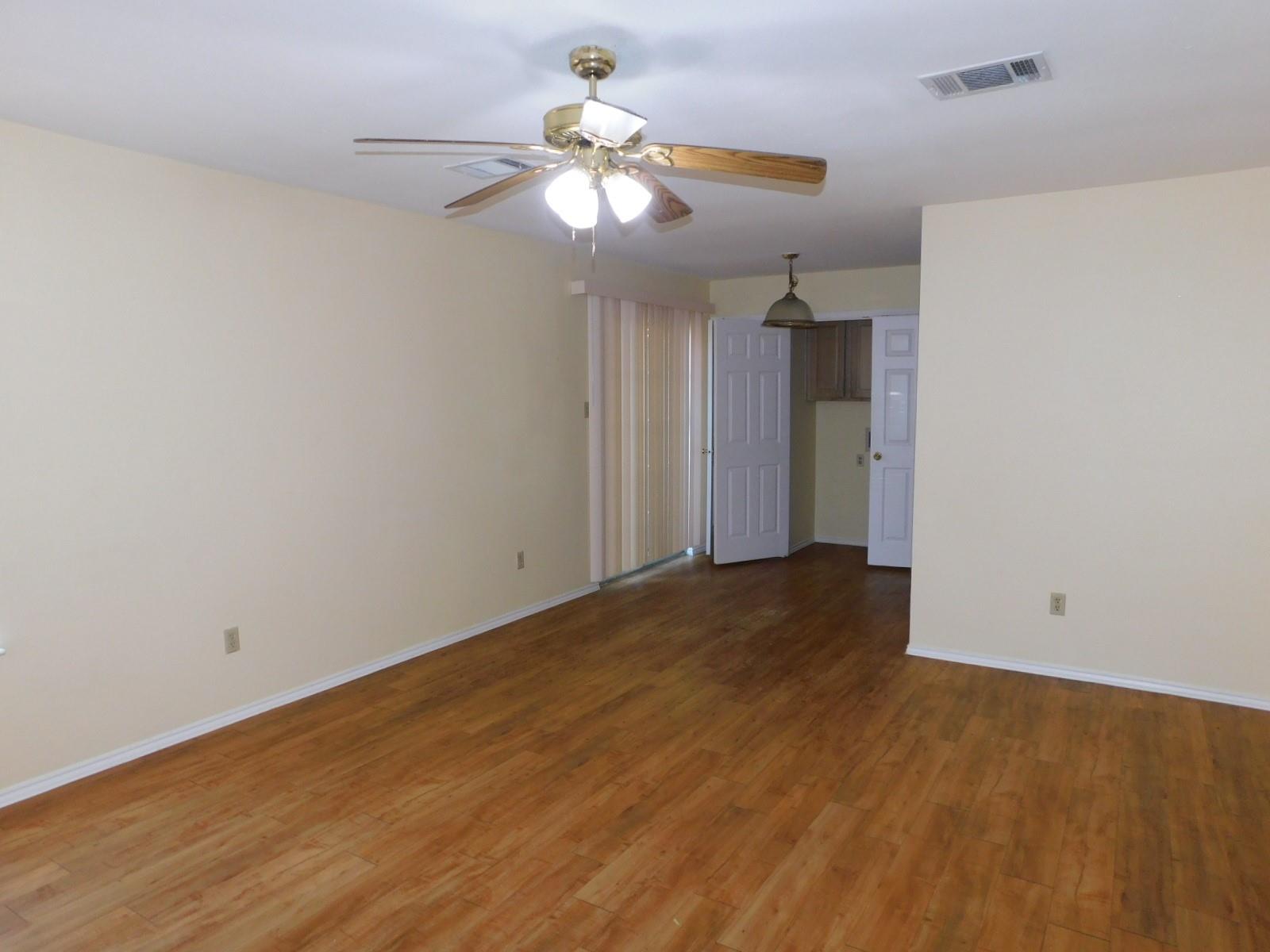 2211 KATY Ln #D Property Photo 1