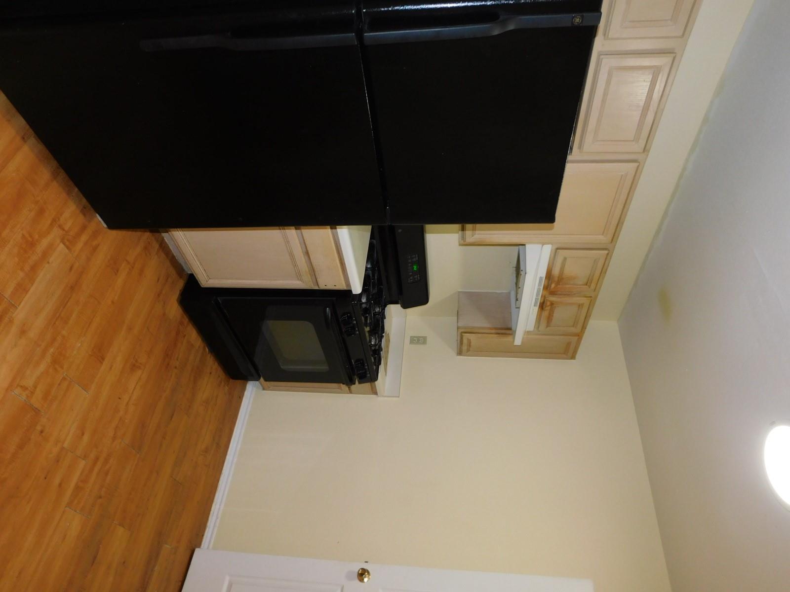 2211 Katy Ln #d Property Photo 3
