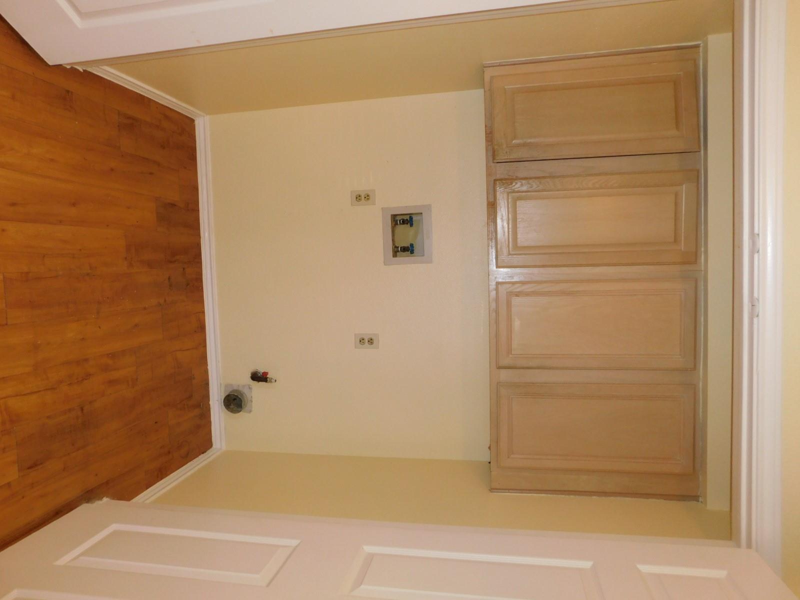 2211 Katy Ln #d Property Photo 4
