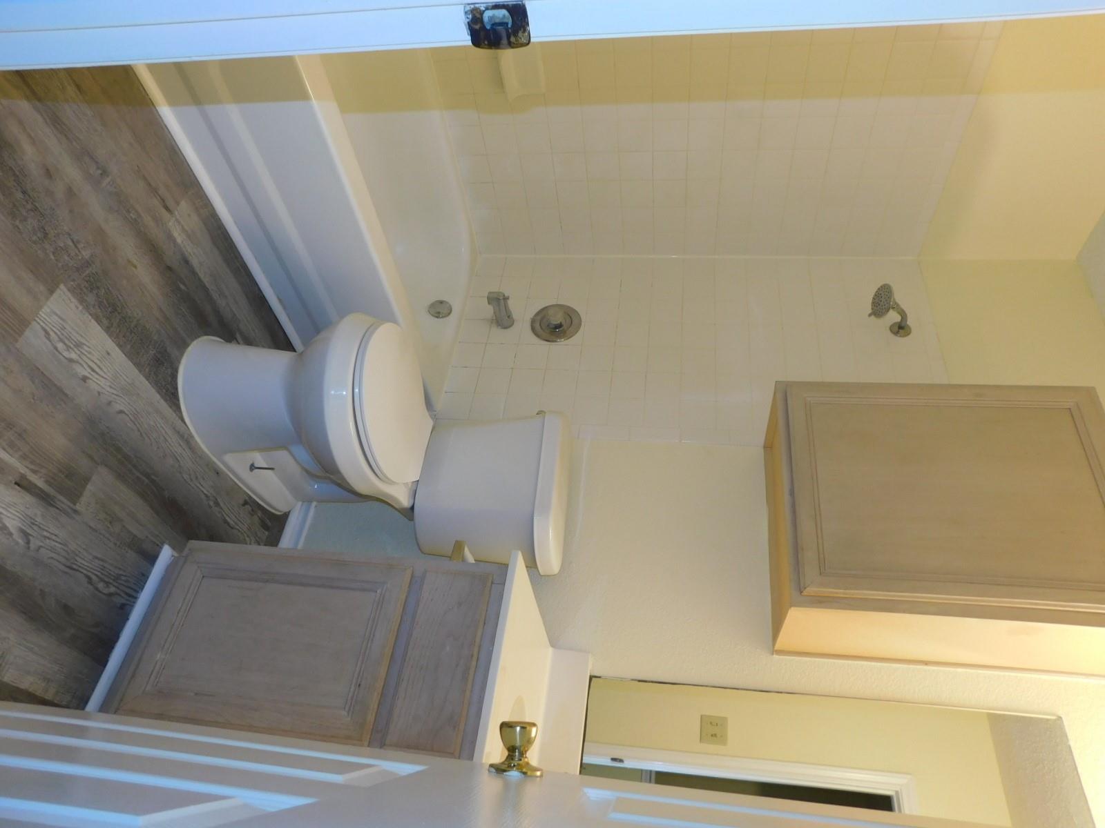 2211 Katy Ln #d Property Photo 6