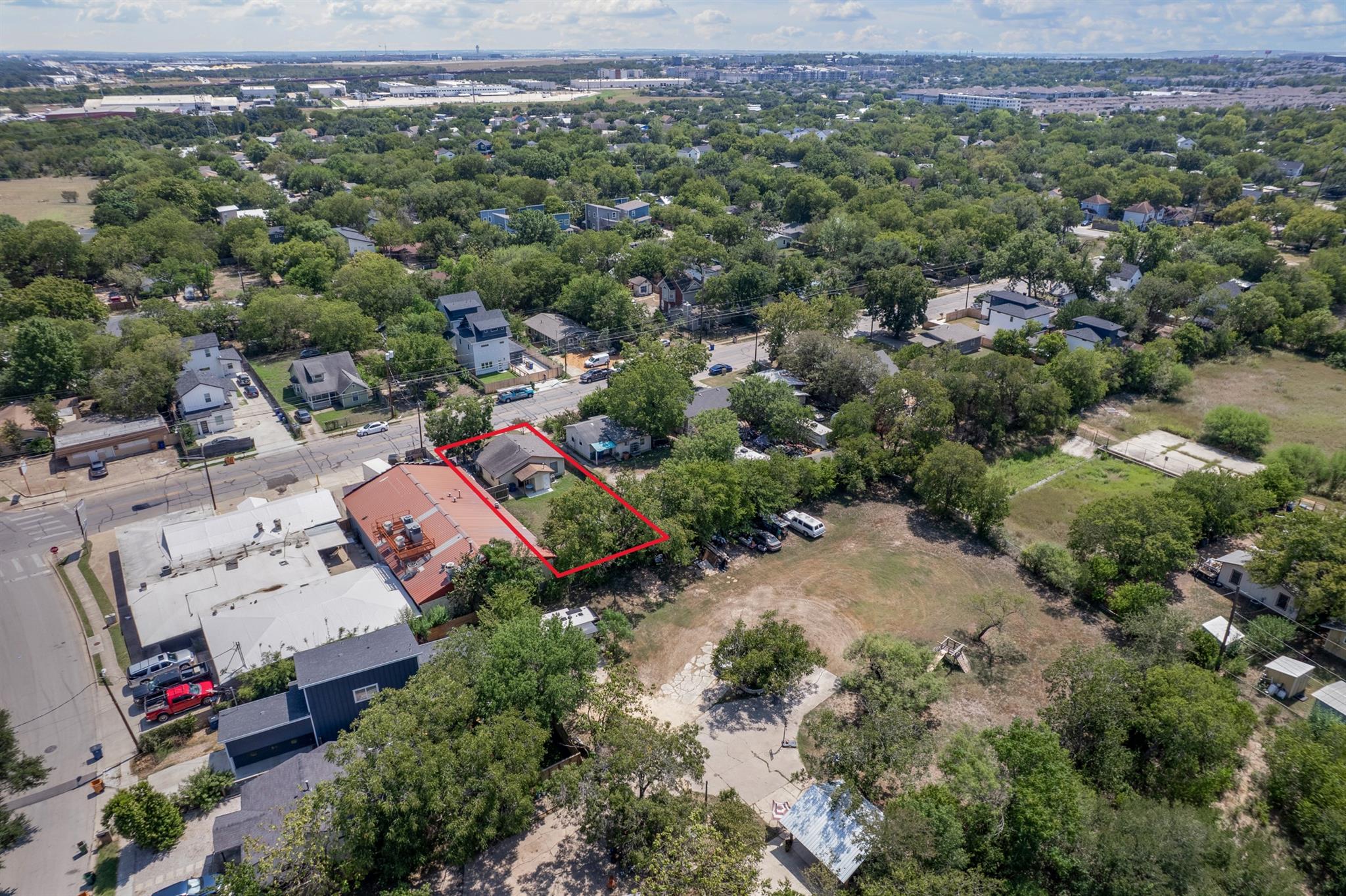 908 Vargas Rd Property Photo 3