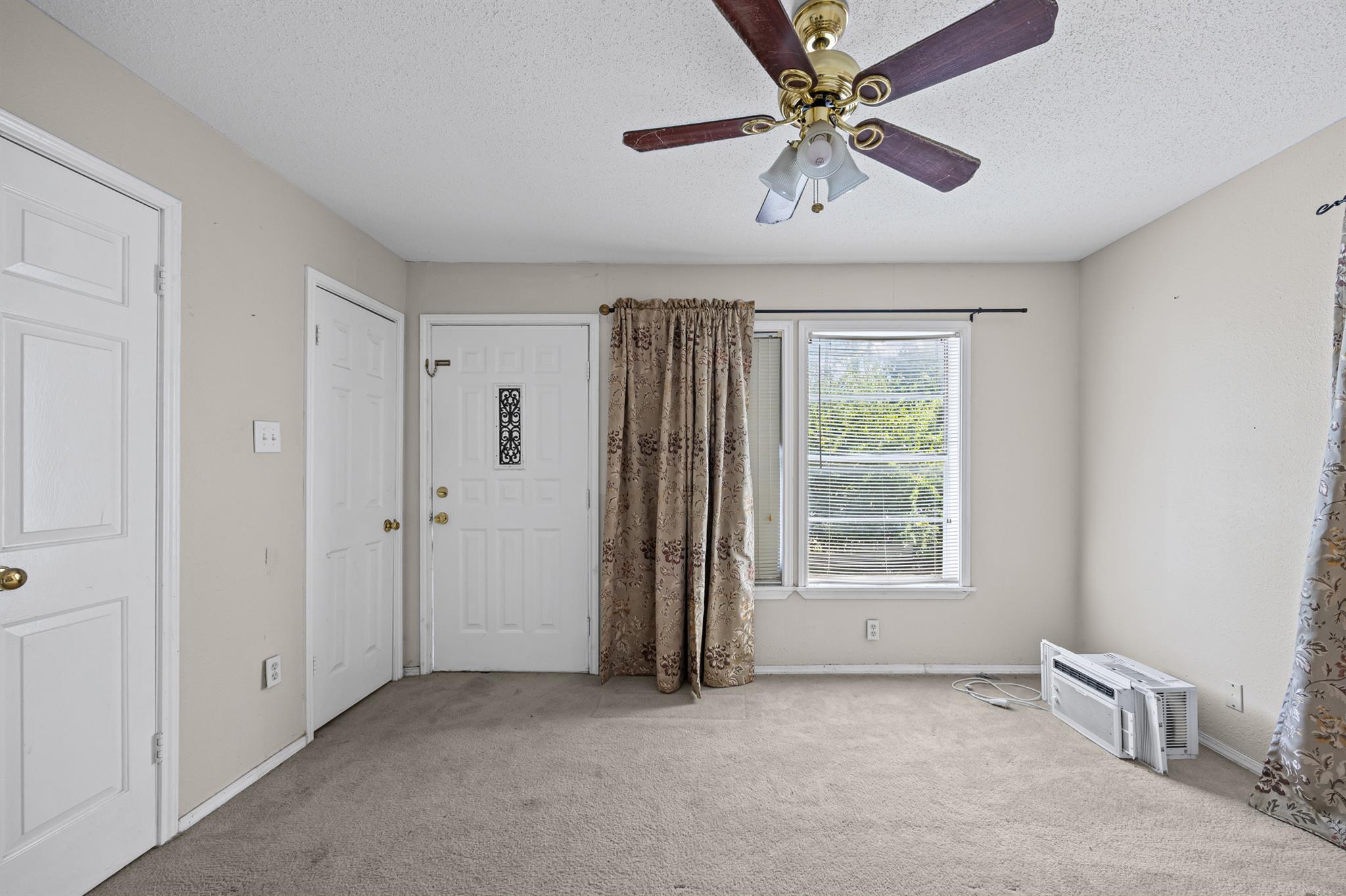 908 Vargas Rd Property Photo 9