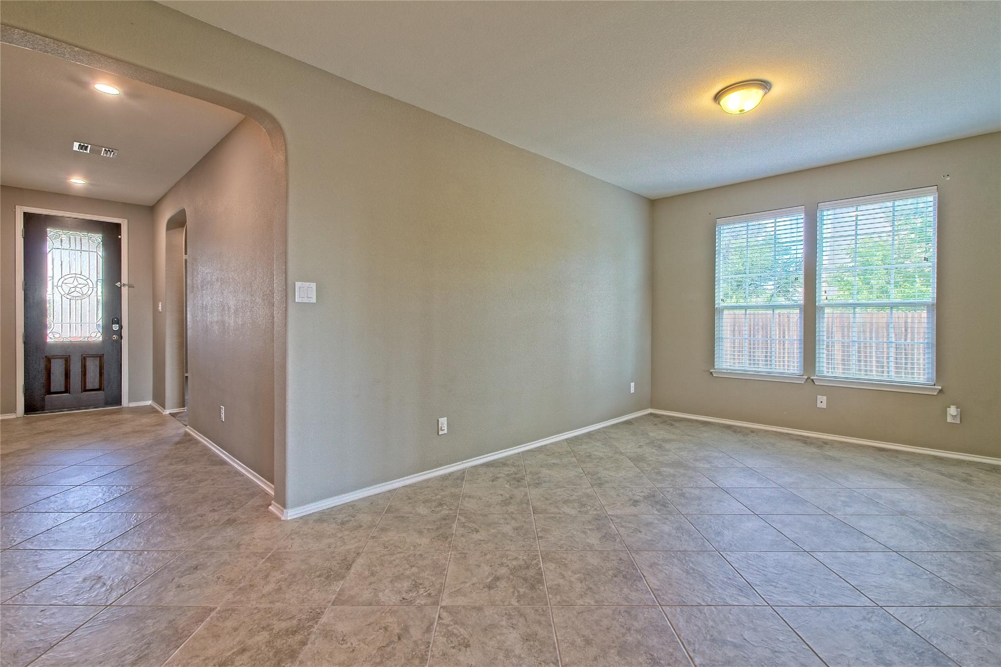 31443 Kingsway Rd Property Photo 5