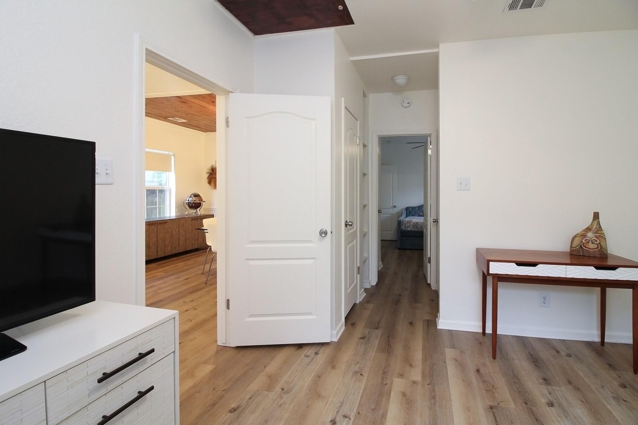 5411 Hudson St Property Photo 10