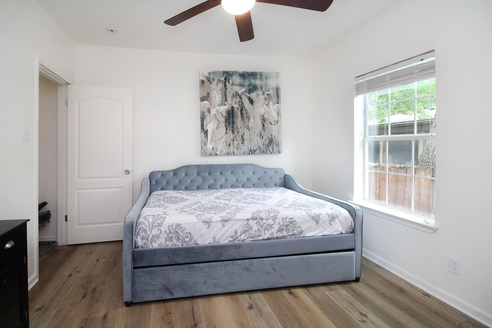 5411 Hudson St Property Photo 11