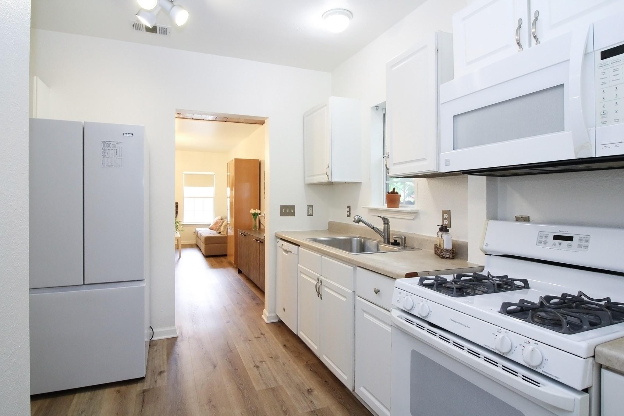 5411 Hudson St Property Photo 13