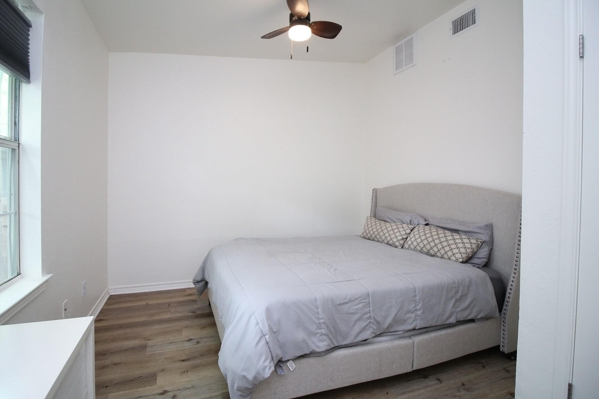 5411 Hudson St Property Photo 16