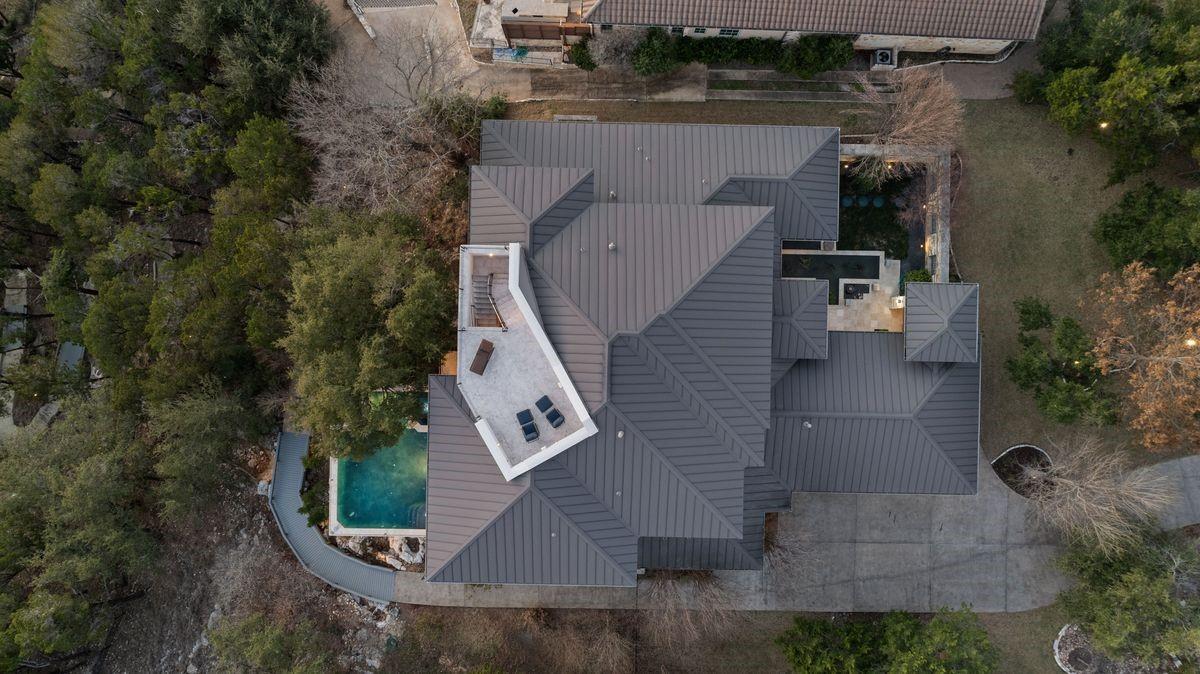 17807 Breakwater Dr Property Photo 32