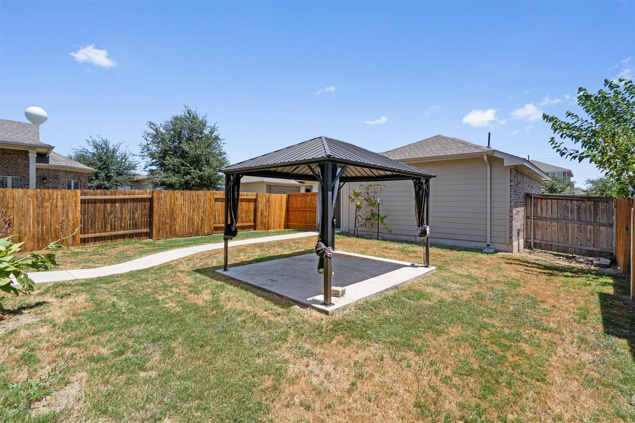 256 Pelican Bay Cir Property Photo 4