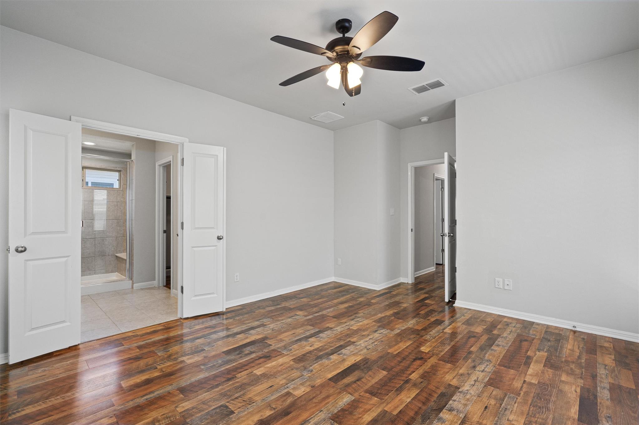 256 Pelican Bay Cir Property Photo 15