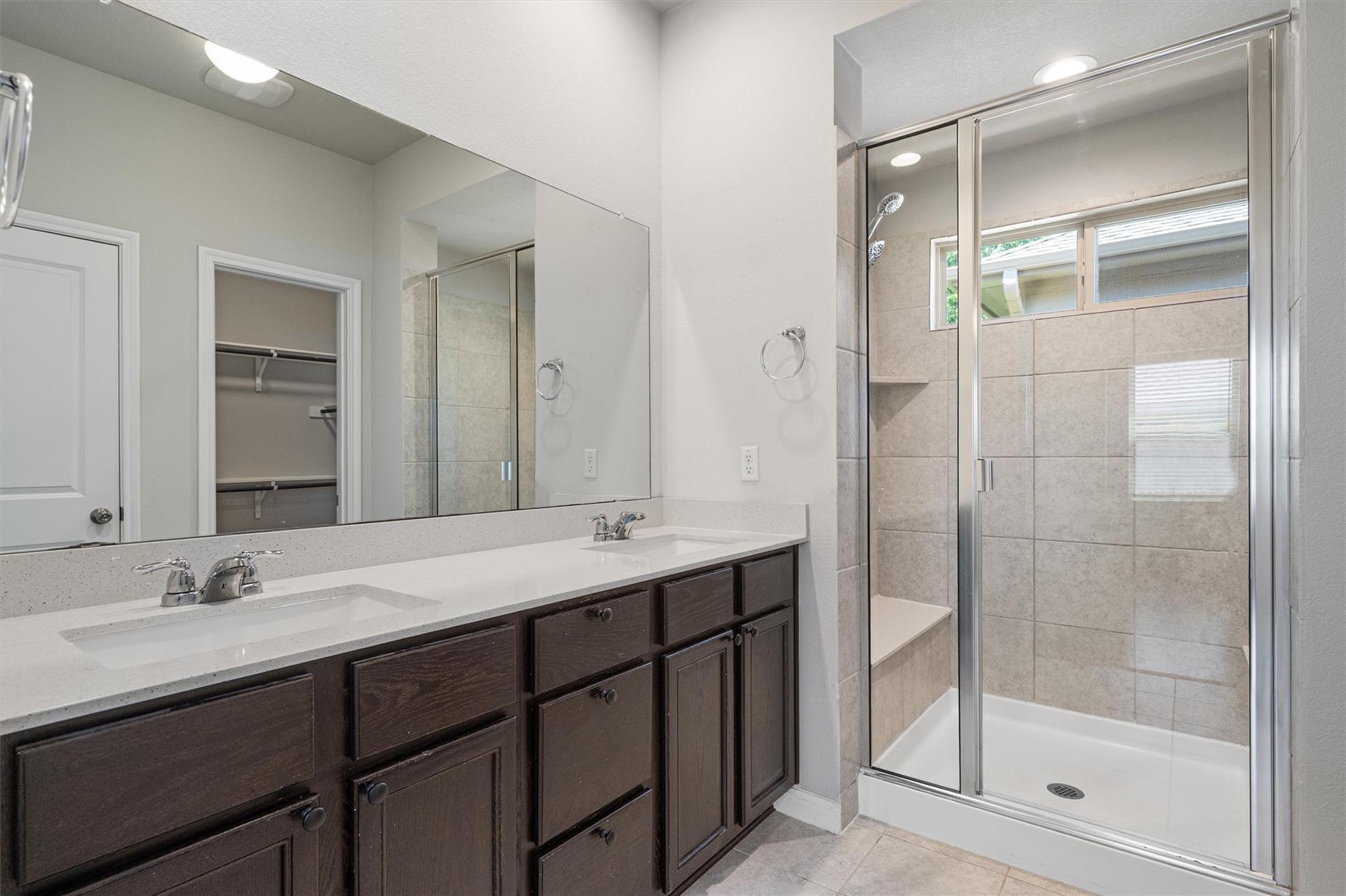 256 Pelican Bay Cir Property Photo 17