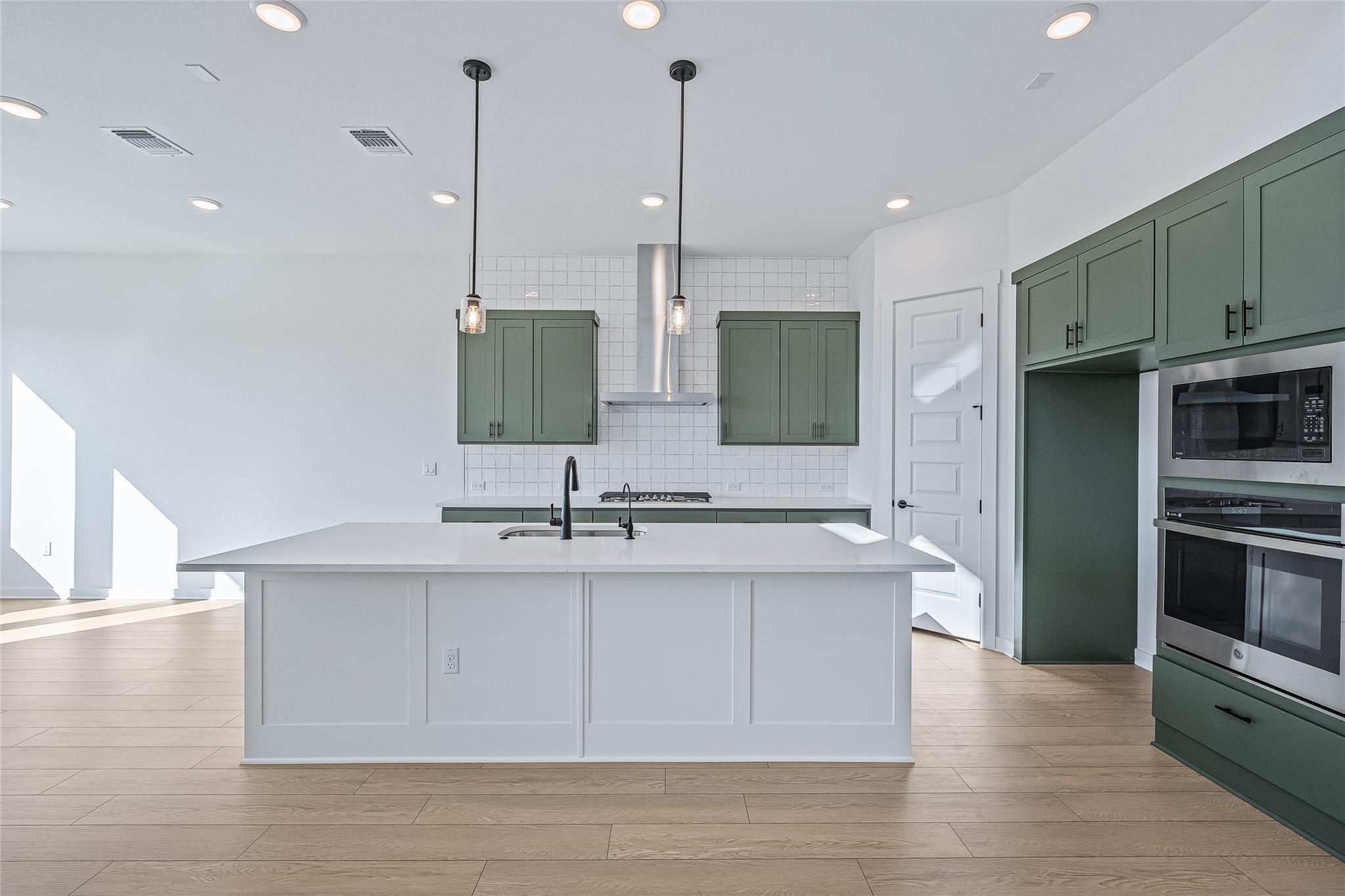 6812 Rounded Pebble Ln Property Photo 1